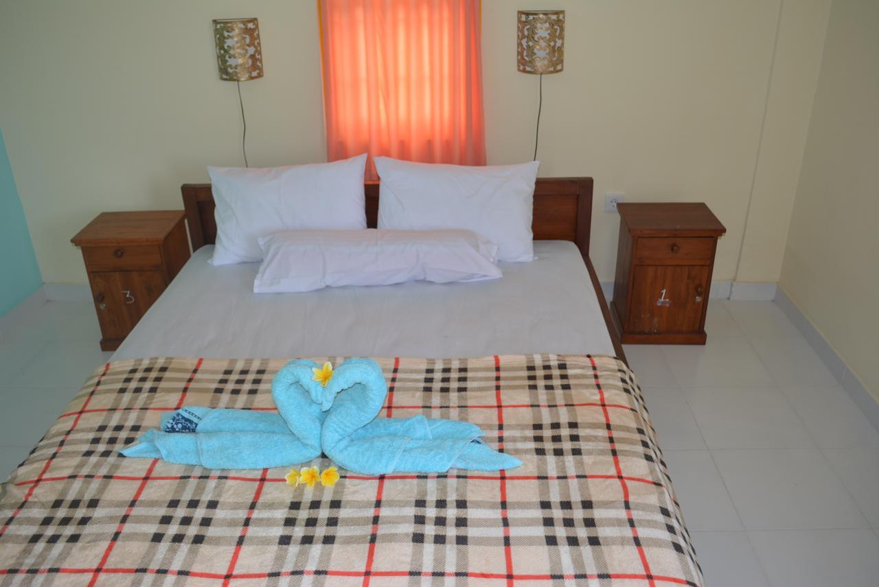 Repag Wayan Canggu Hostel Kuta Lombok Buitenkant foto