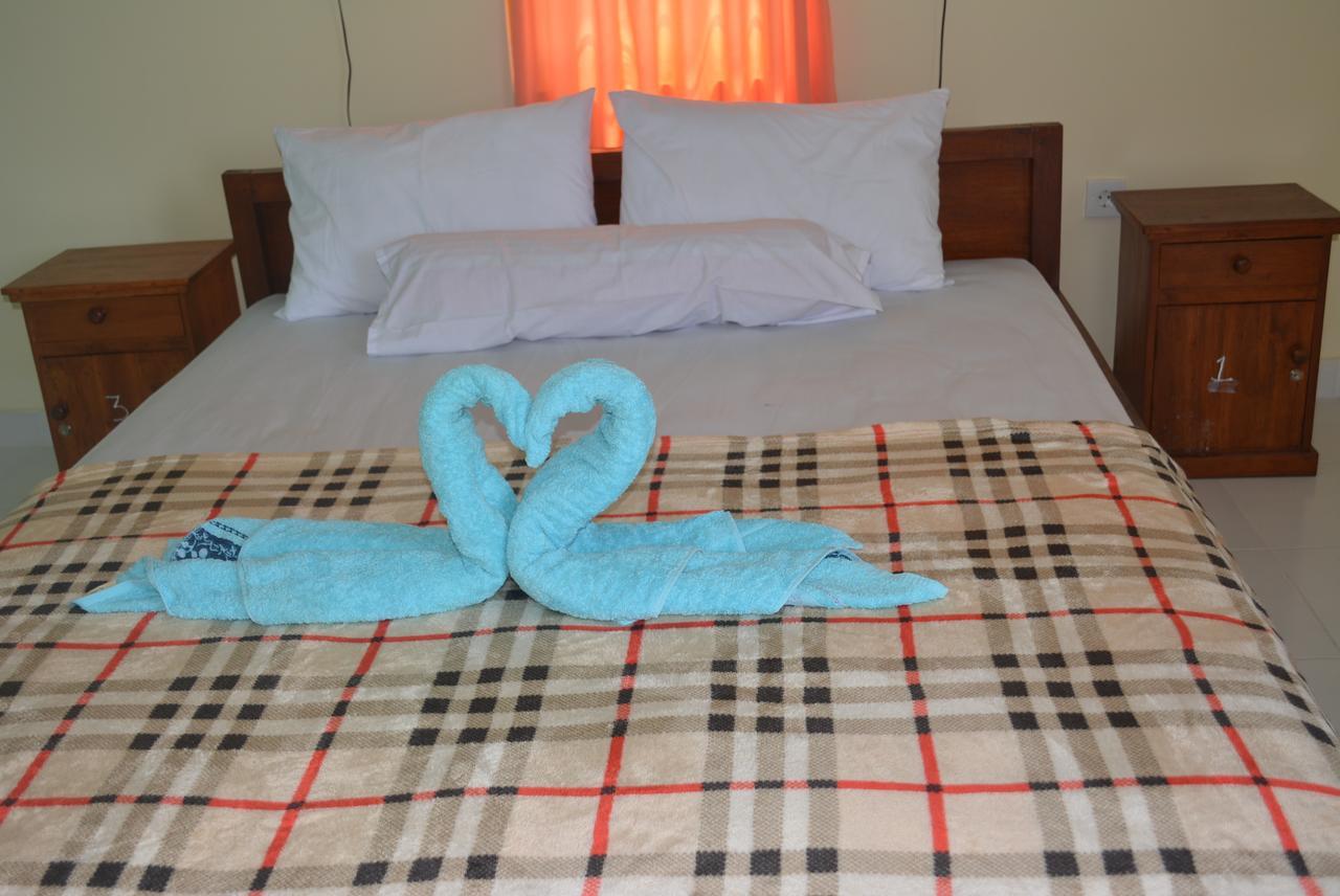 Repag Wayan Canggu Hostel Kuta Lombok Buitenkant foto