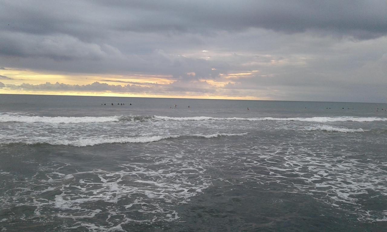 Repag Wayan Canggu Hostel Kuta Lombok Buitenkant foto